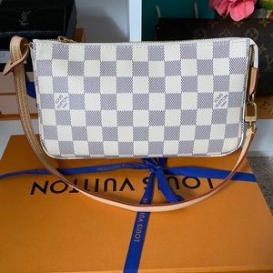 🔴SOLD🔴🖤 Pochette Accessoires Damier Azur NM🖤